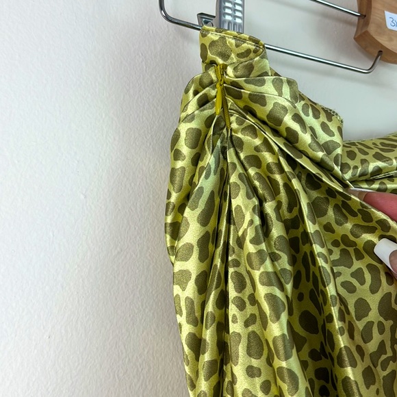 Pretty little thing skirt n long sleeve top set, green giraffe print - Picture 4 of 6